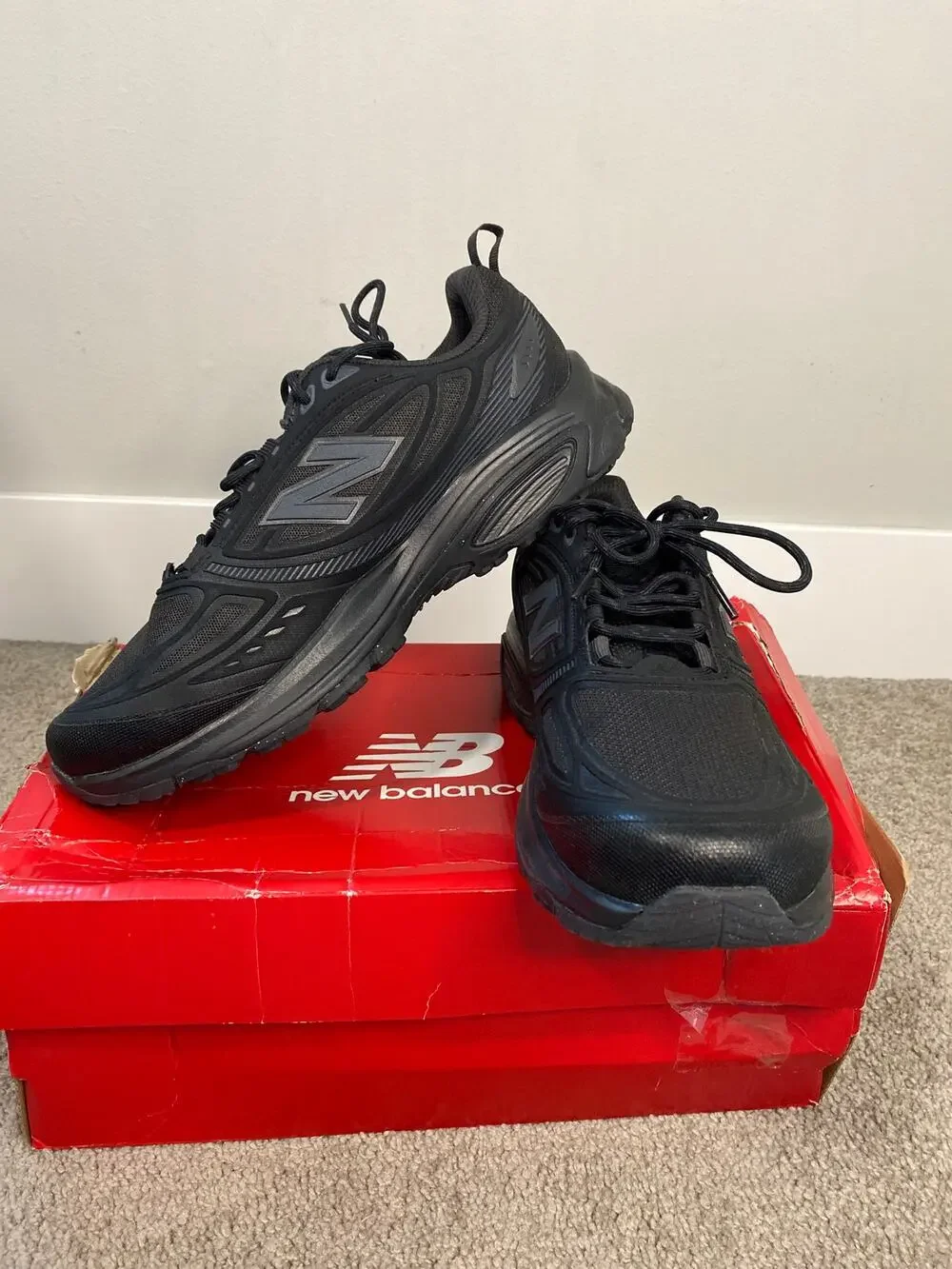 New Balance Fresh Foam Trail Running Shoes Black Men’s 11 Women’s 12.5
